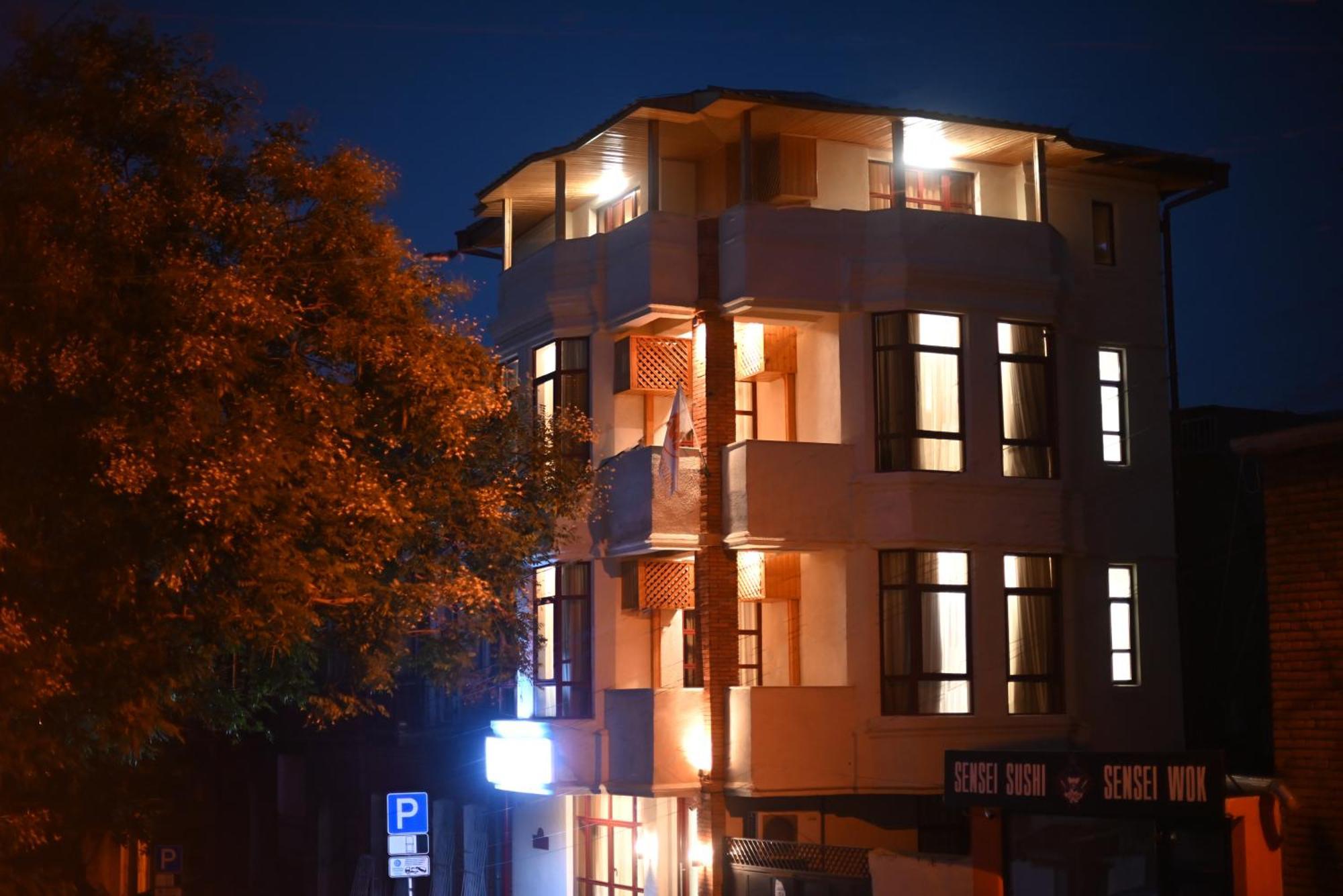 Hotel Well Inn Tbilisi Exterior photo