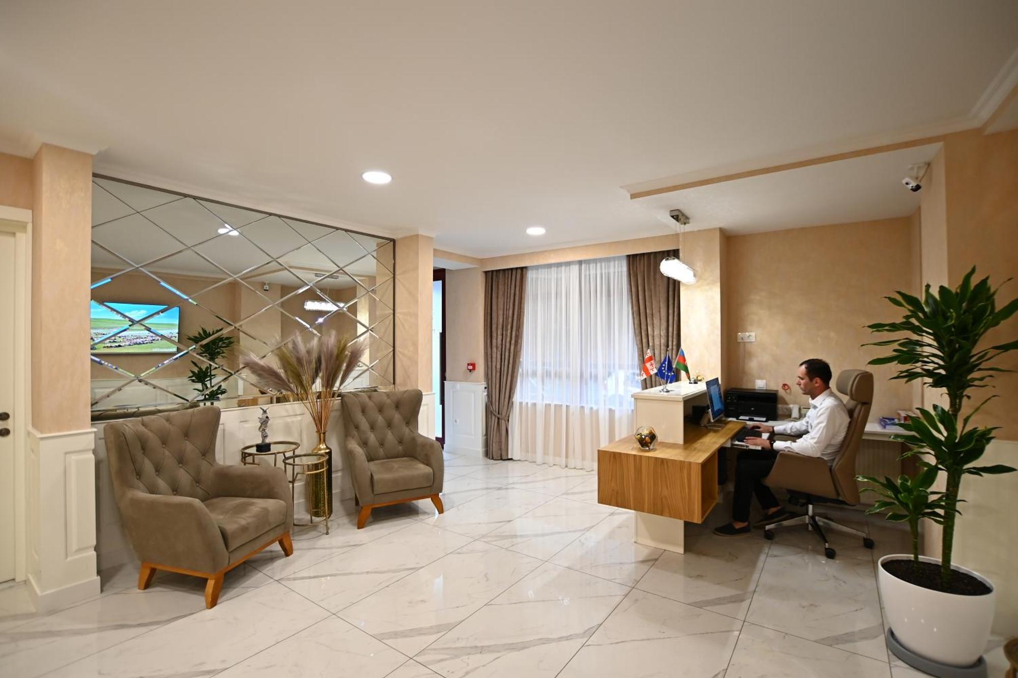 Hotel Well Inn Tbilisi Exterior photo