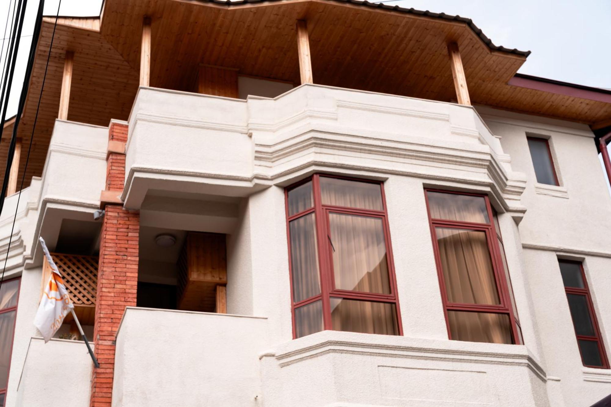 Hotel Well Inn Tbilisi Exterior photo