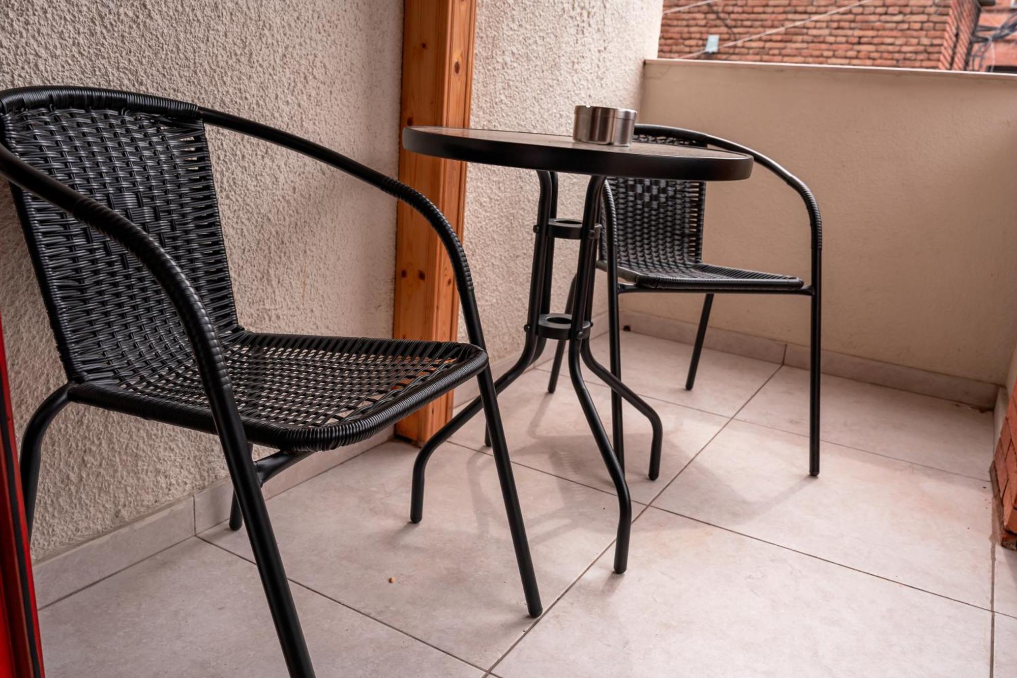 Hotel Well Inn Tbilisi Exterior photo